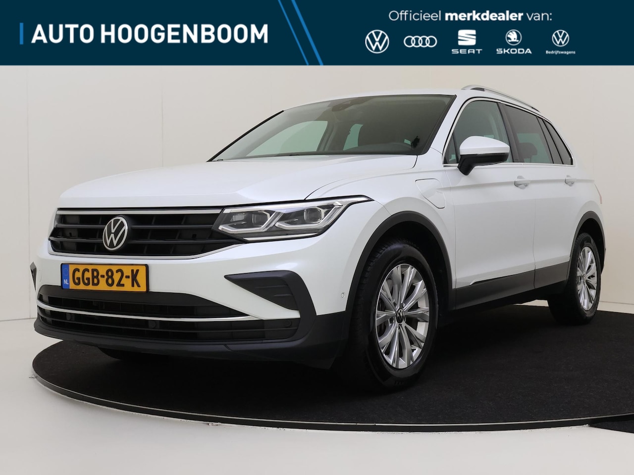 Volkswagen Tiguan - 1.4 TSI eHybrid Life | Trekhaak | Achteruitrijcamera | Stoel- en stuurwielverwarming | Par - AutoWereld.nl