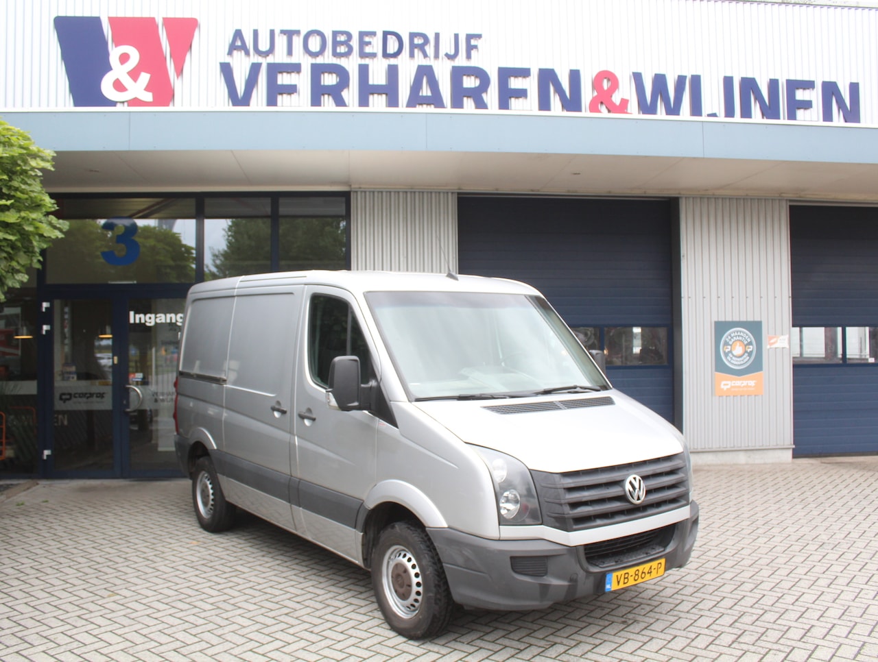 Volkswagen Crafter - 28 2.0 TDI L1H1 BM | AIRCO | CRUISE | TREKHAAK | ELECTR.RAMEN | CDV | SCHUIFDEUR - AutoWereld.nl