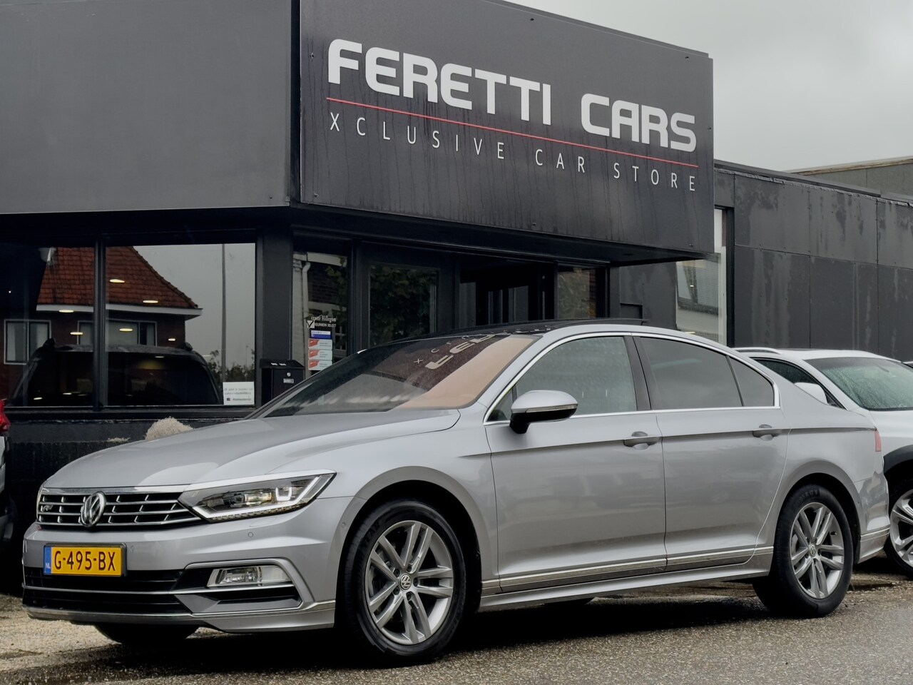 Volkswagen Passat - 1.5 TSI AUT7 HIGHLINE 2X R-LINE PANODAK LEDER NAVI CAMERA DIGI-DASH PARKPILOT CARPLAY LED - AutoWereld.nl