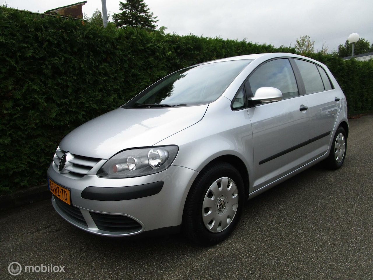 Volkswagen Golf - 1.6 FSI Trendline - 90.000 KM !!! - Trekhaak - AutoWereld.nl