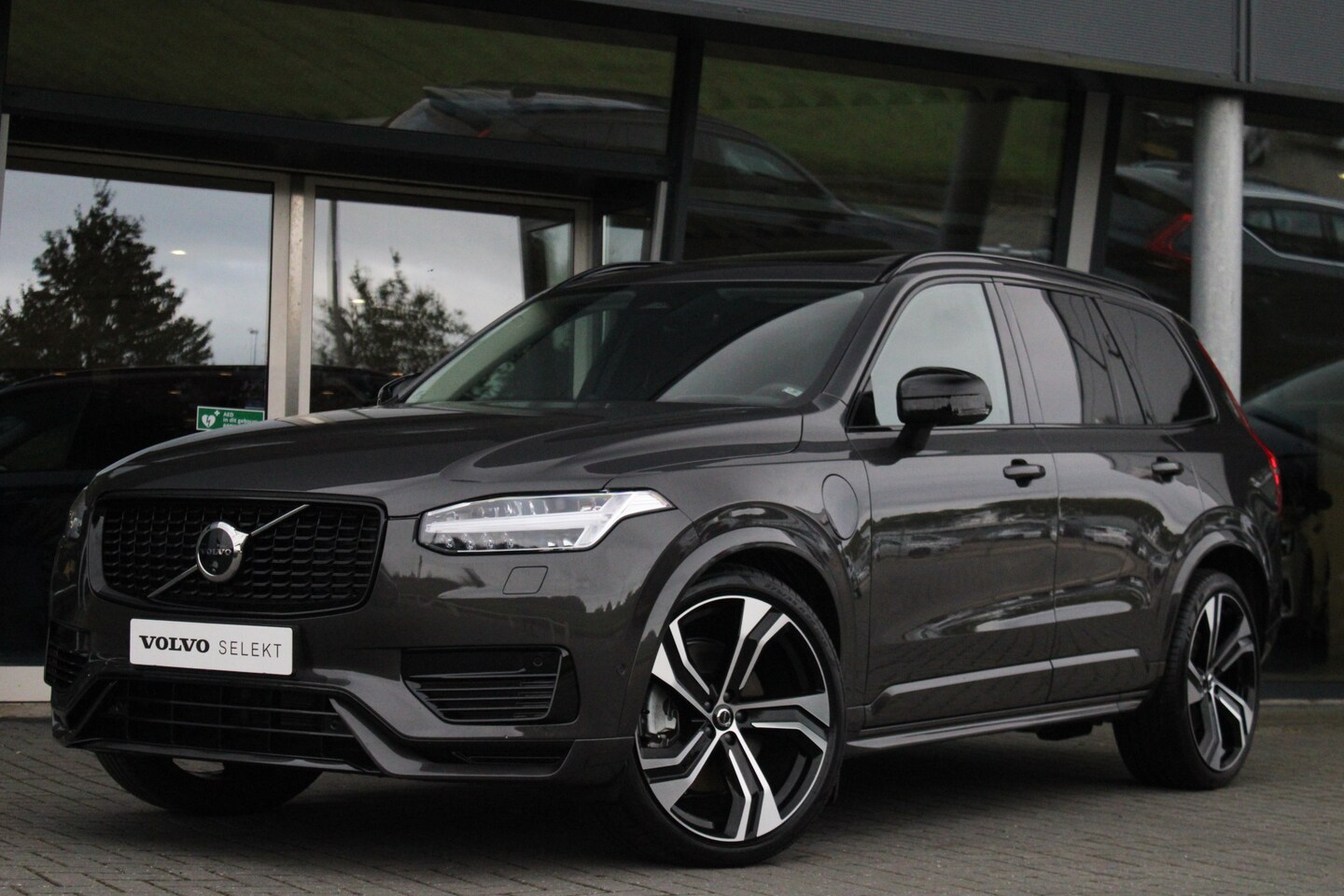 Volvo XC90 - T8 Recharge AWD Ultimate Dark | Luchtvering | Bowers & Wilkins | 360° Camera | Panoramadak - AutoWereld.nl