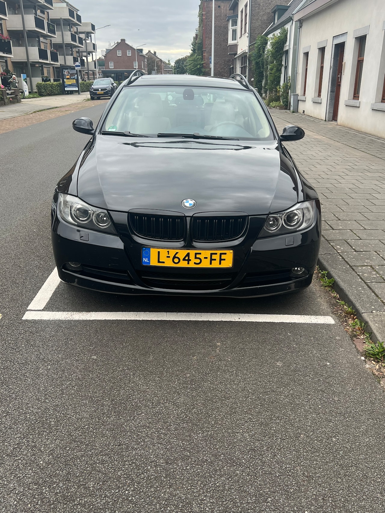 BMW 3-serie Touring - 325xi slechts 154d km! - Panoramadak - Leer - 4x4 - Youngtimer - 3.0 l 6-cylinder - Xenon - PDC - AutoWereld.nl