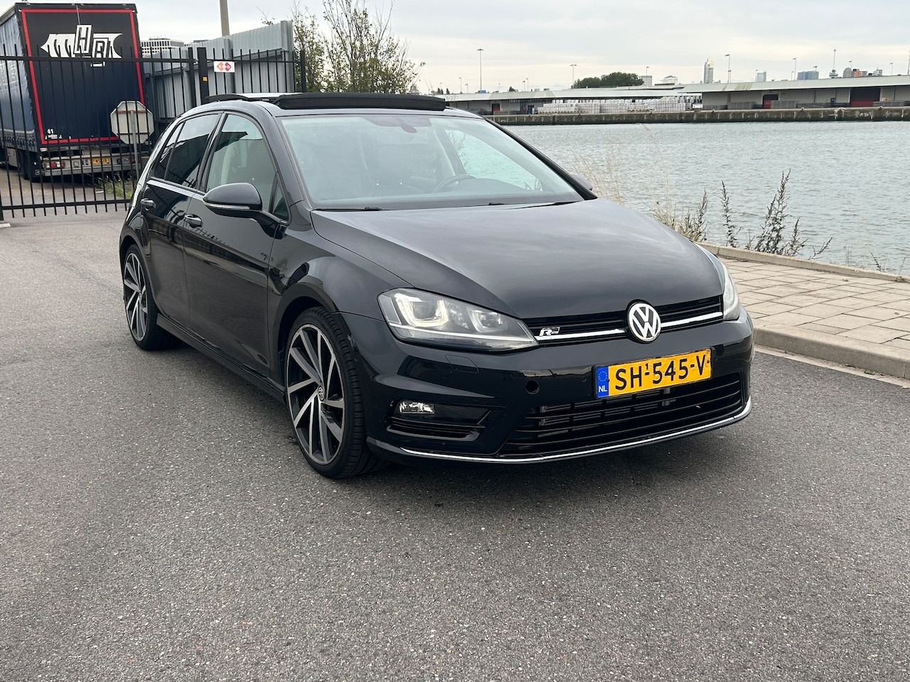 Volkswagen Golf - 1.4 TSI ACT Business Edition R Panorama led leder navi pdc ecc - AutoWereld.nl