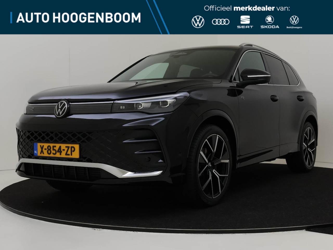 Volkswagen Tiguan - 1.5 eTSI R-Line Business | 20 "LM velgen | Achterklep elektrisch | Achteruitrijcamera | Ke - AutoWereld.nl