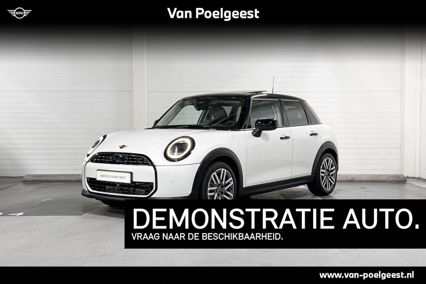 MINI Mini - 5-deurs C | Classic uitvoering |  M Pakket | 17" Parallel Spoke 2-tone - AutoWereld.nl