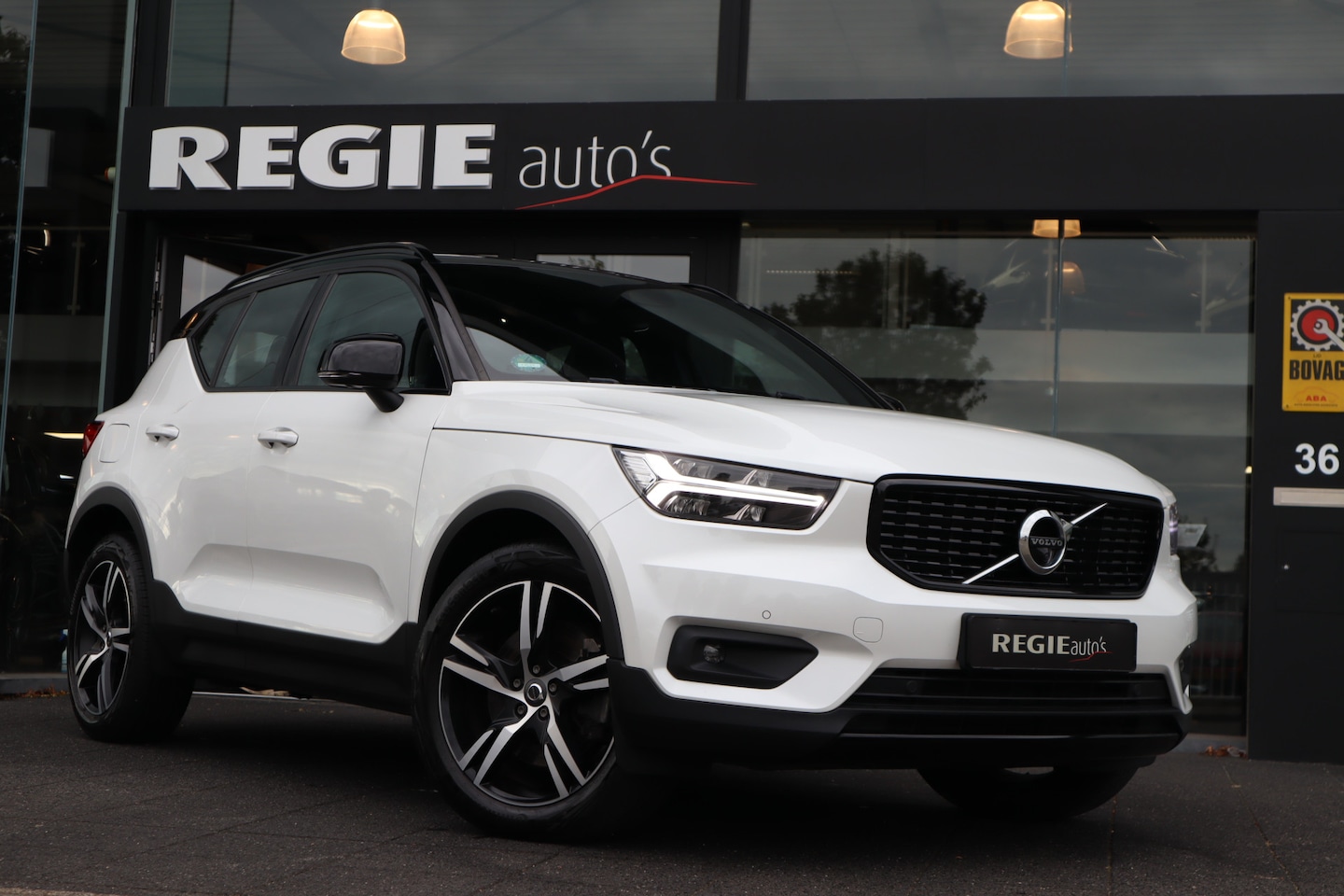 Volvo XC40 - 1.5 T5 Recharge R-Design Led Navi 360 Camera - AutoWereld.nl