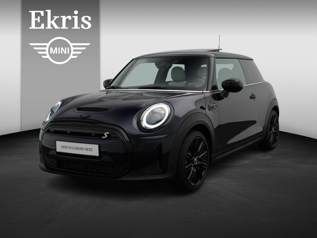 MINI Mini-Electric - Classic Comfort Plus Pakket + Glazen panoramadak + Leer Chester Satellite Grey + 17'' + PD - AutoWereld.nl