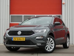 Volkswagen T-Roc - 1.5 TSI Style Business/ lage km/ zeer mooi