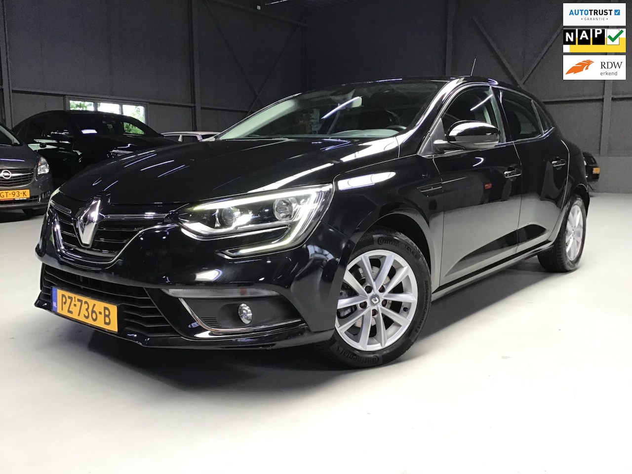 Renault Mégane - 1.5 dCi Eco2 Zen I 3e Eigen. I New Apk + Kln Brt + Remmen I Navi I Clima I Xenon I Led I 6 - AutoWereld.nl