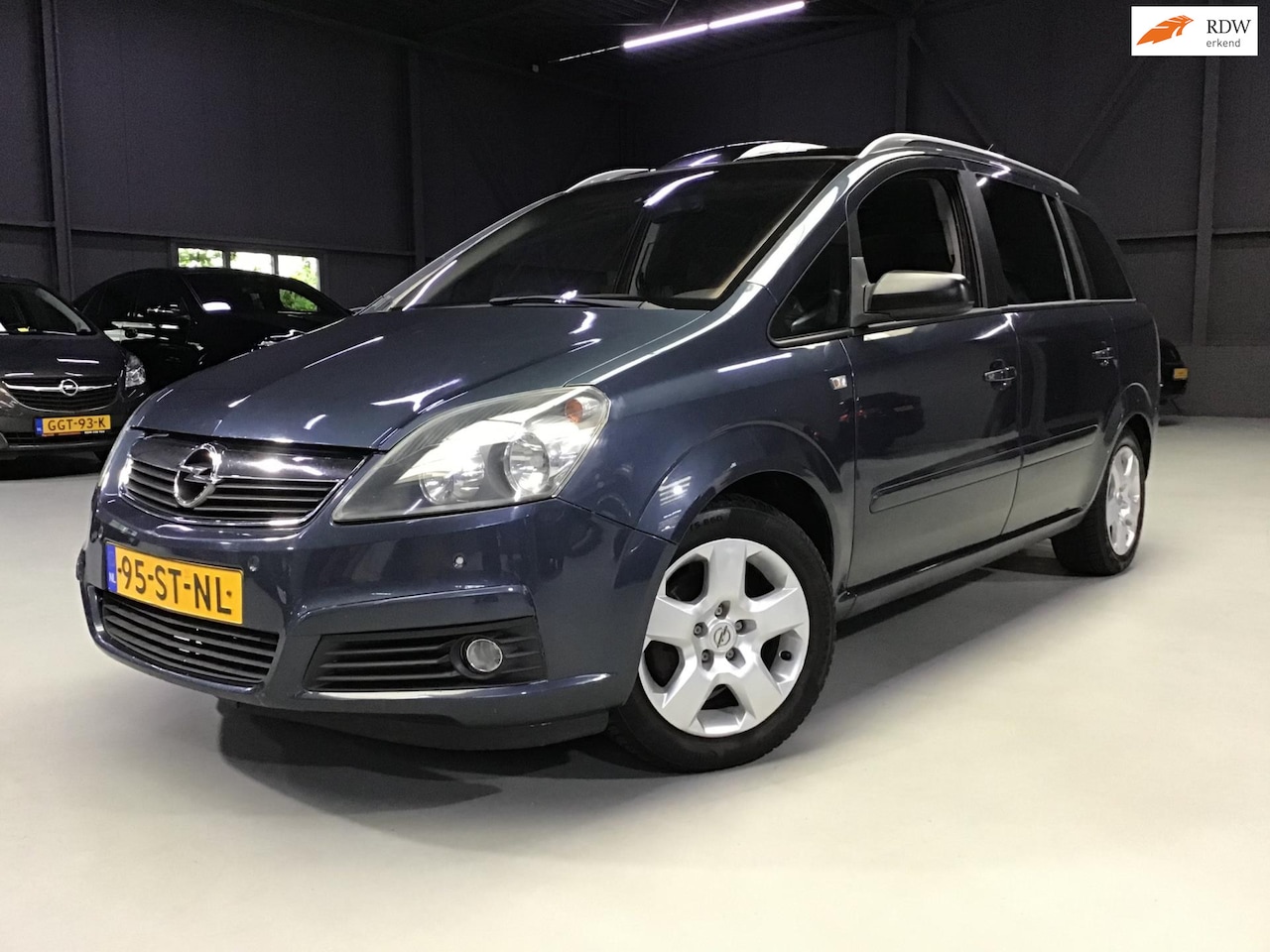 Opel Zafira - 1.8 Enjoy I 7Pers. I 3e Eigen. I New Distributie + Kln Brt I Trekhaak I Airco I Cruise Cnt - AutoWereld.nl