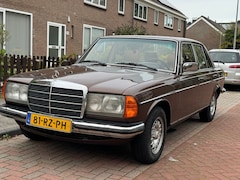 Mercedes-Benz 200-280 (W123) - 280 E