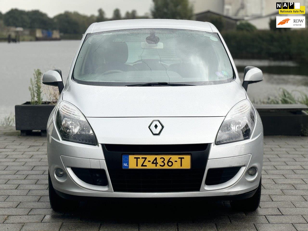 Renault Scénic - 1.6 Dynamique.1de eignnar.airco.navi .Cruise Controle. Aluminium velgen - AutoWereld.nl