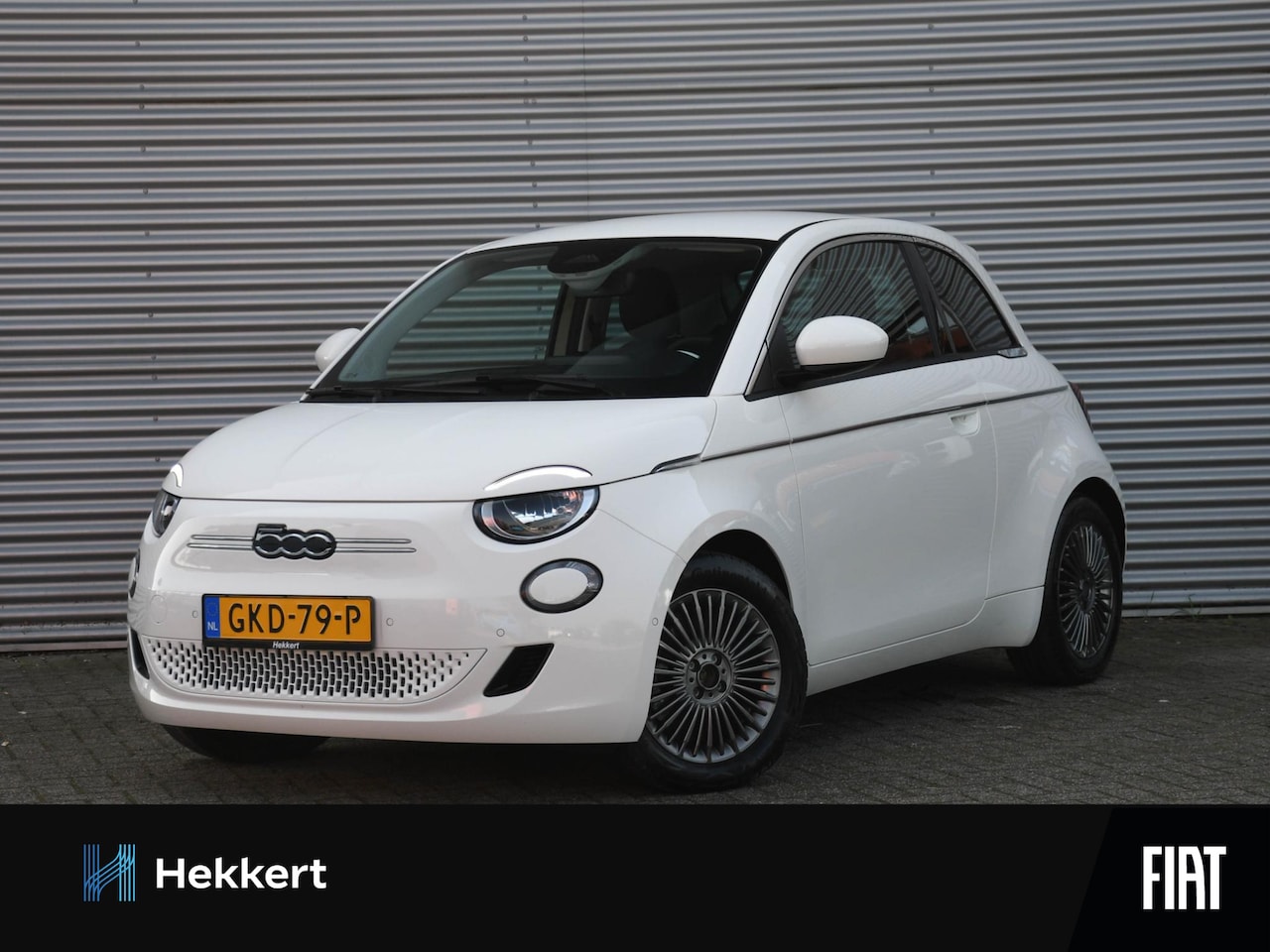 Fiat 500 - Urban 42kWh 116pk Automaat NAVI | DODE HOEK | KEYLESS ENTRY | CRUISE | CLIMA | APPLE CARPL - AutoWereld.nl