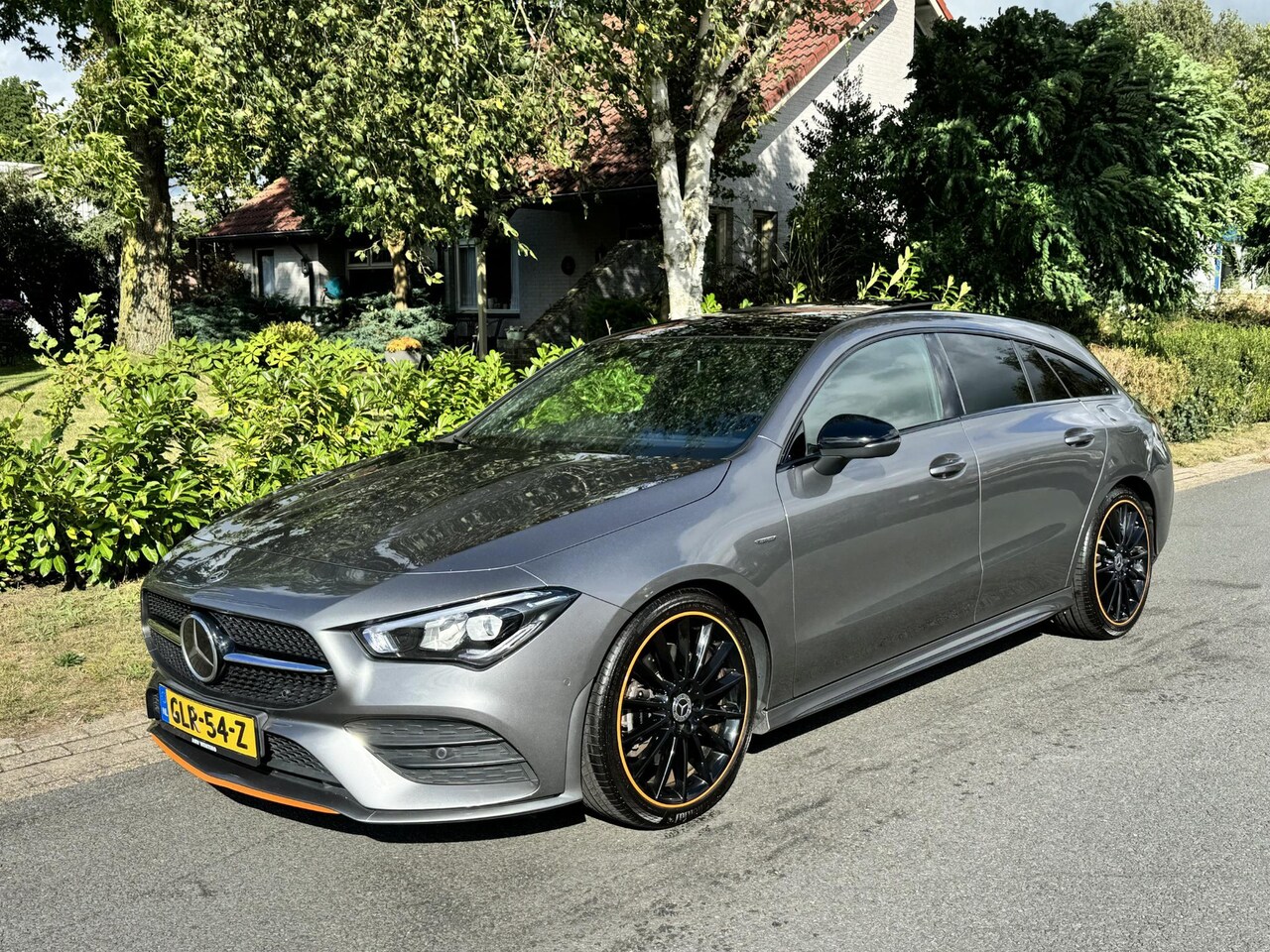 Mercedes-Benz CLA-Klasse - 200 Shooting OrangeArt 163PK AUT•Pano•Burmester - AutoWereld.nl