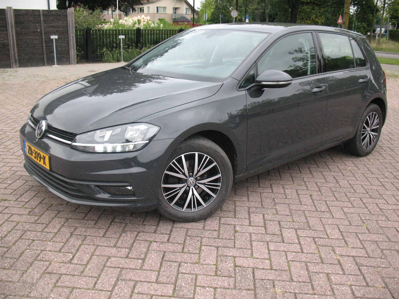 Volkswagen Golf - 1.0 TSI Trendline 5 Drs.- AIRCO - LMV - NAVI - PDC - AutoWereld.nl