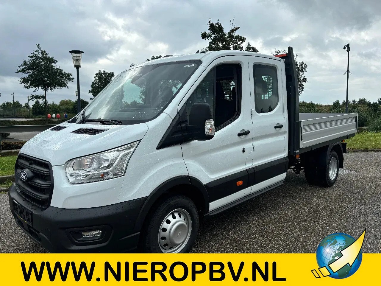 Ford Transit - Dubbelcabine 6+1 Pers Openlaadbak Airco Cruisecontrol 170PK NIEUW - AutoWereld.nl