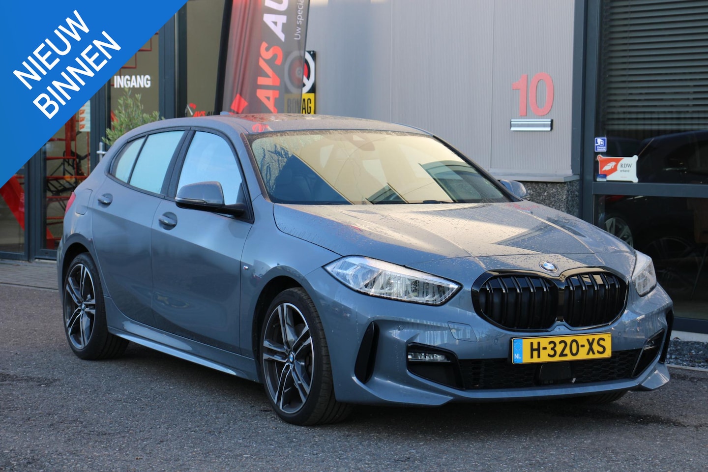 BMW 1-serie - 118i High Executive Edition M-PAKKET, PANO, 41DKM - AutoWereld.nl