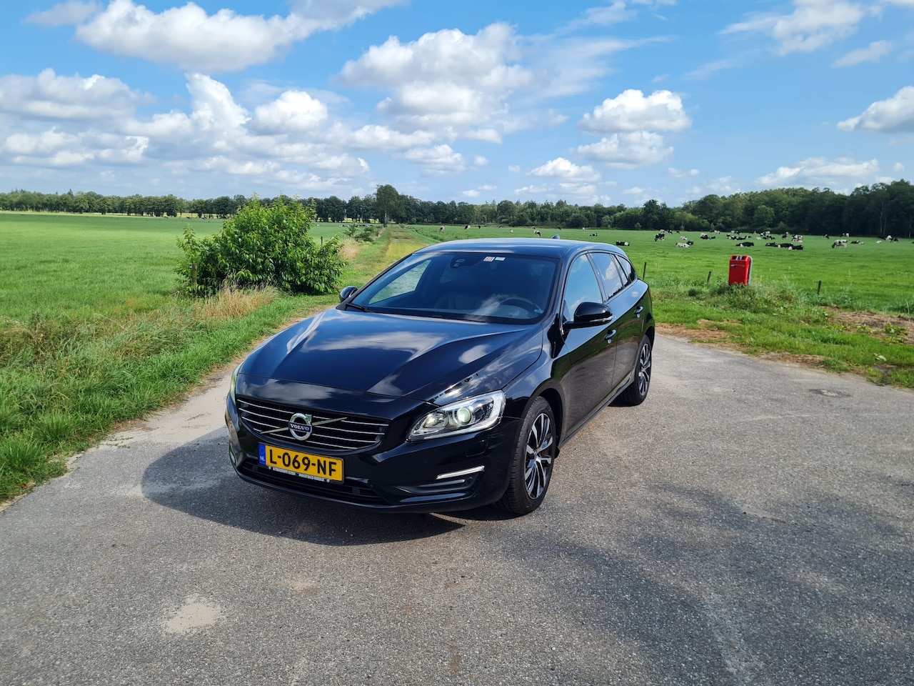 Volvo V60 - 2.0 D2 Summum - AutoWereld.nl