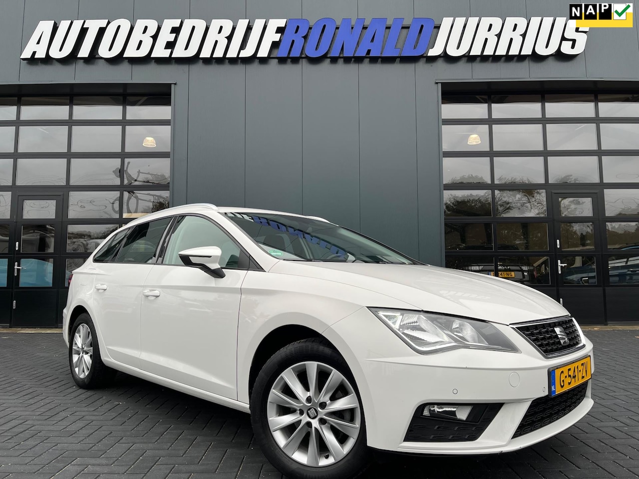 Seat Leon ST - 1.0 EcoTSI Style Business Intense NL.Auto/Navigatie/Camera/Trekhaak/Cruise/Clima/1Ste Eige - AutoWereld.nl