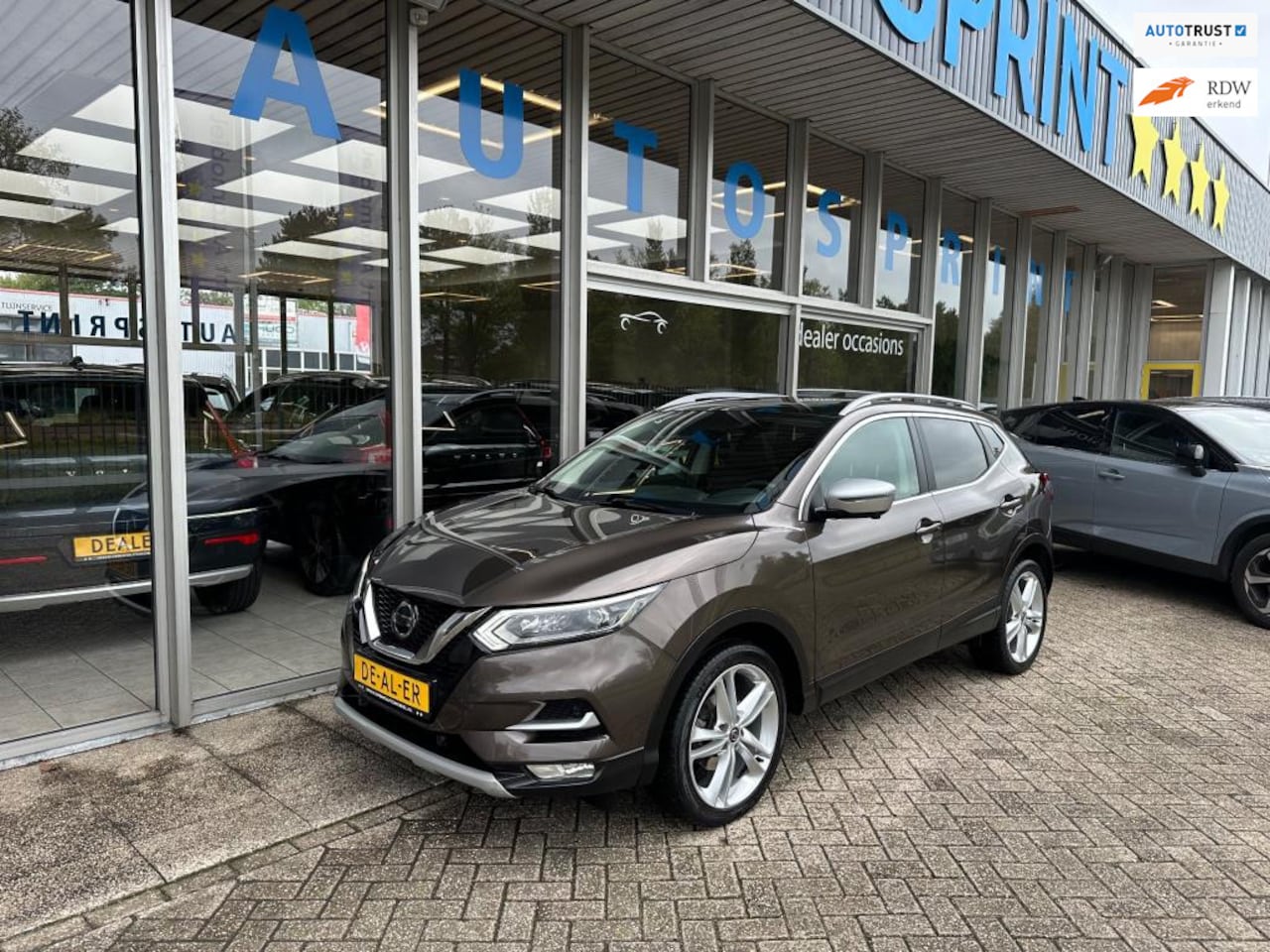 Nissan Qashqai - 1.3 DIG-T N-Motion 140PK / PANORAMADAK / NAVIGATIE / - AutoWereld.nl