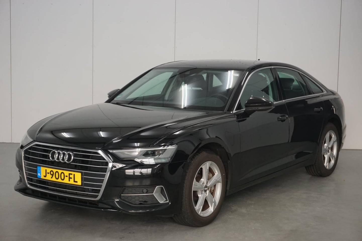 Audi A6 Limousine - 45 TFSI Business edition / Automaat / Trekhaak / Parkeerhulp / Apple Carplay/Android Auto - AutoWereld.nl