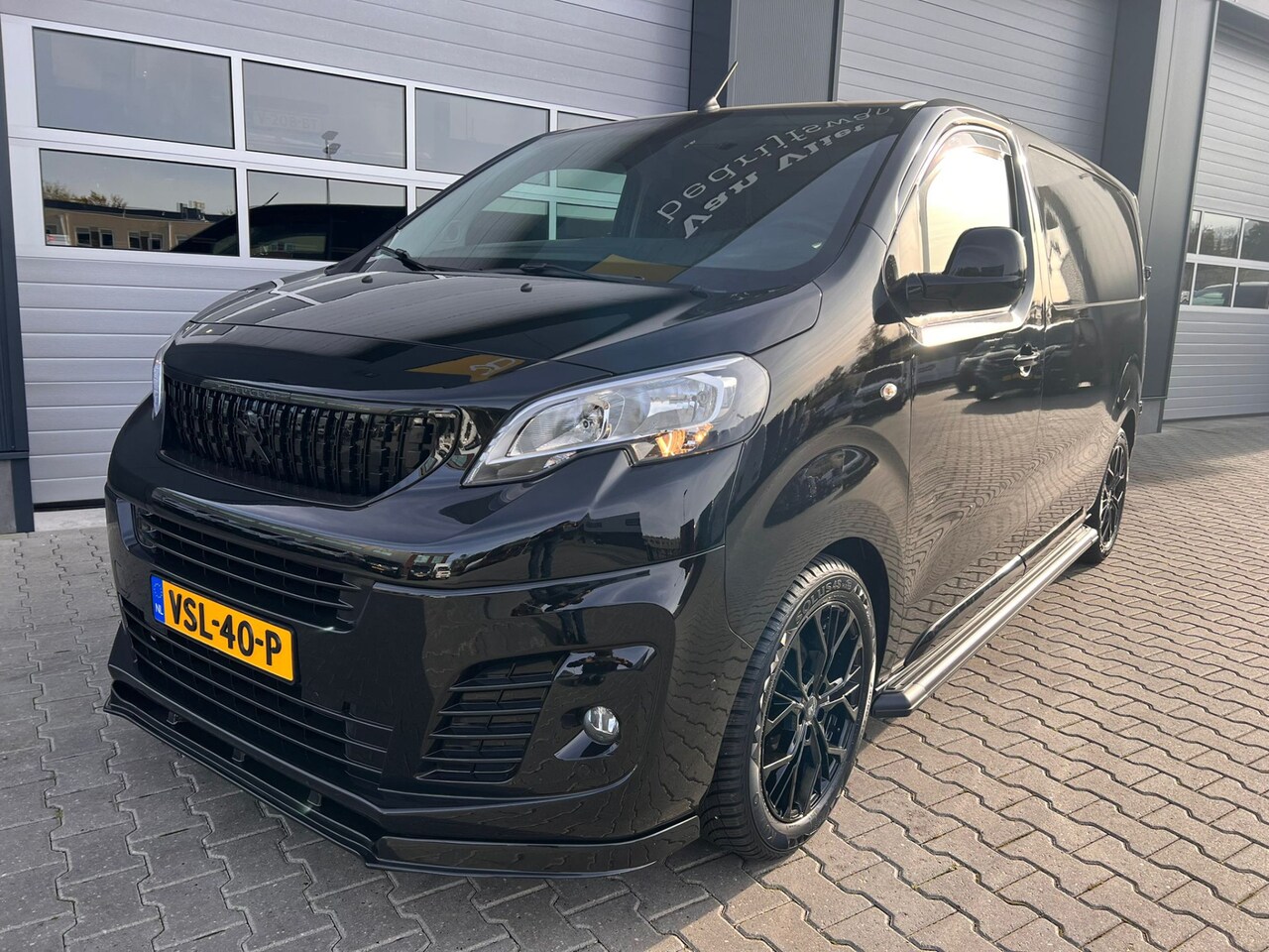 Peugeot Expert - 2.0 BlueHDI 120 VVB LIMITED EDITION Prijs is compleet zoals getoond AUTOMAAT - AutoWereld.nl