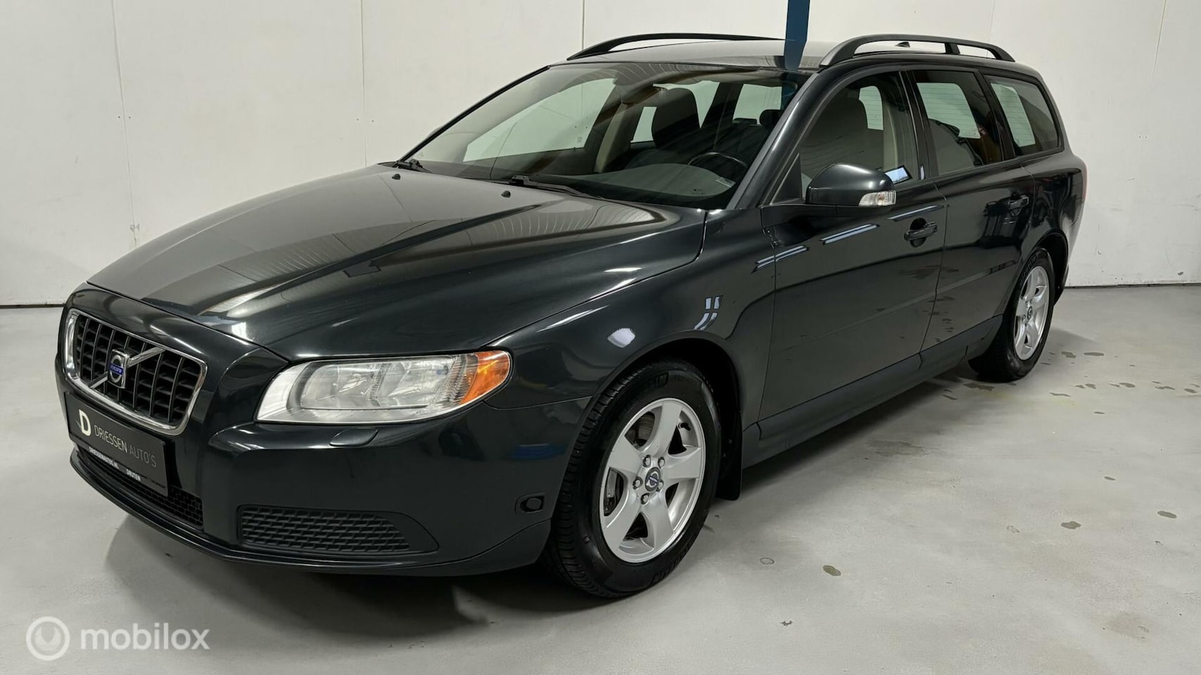 Volvo V70 - 2.5T Kinetic YOUNGTIMER - AutoWereld.nl