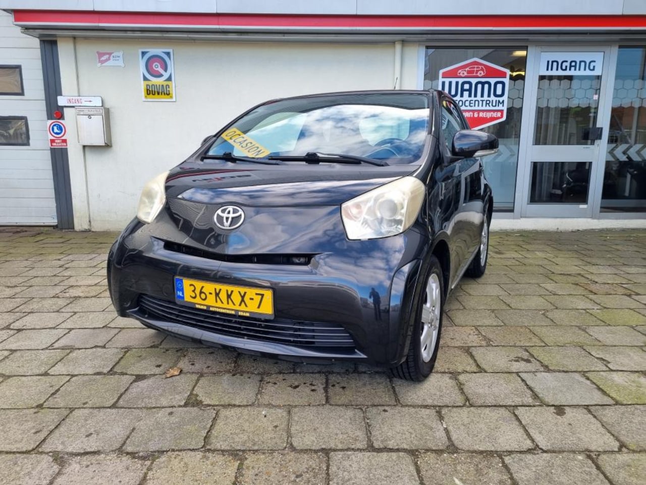 Toyota iQ - 1.0 VVTi Black Edition 1.0 VVTi Black Edition - AutoWereld.nl