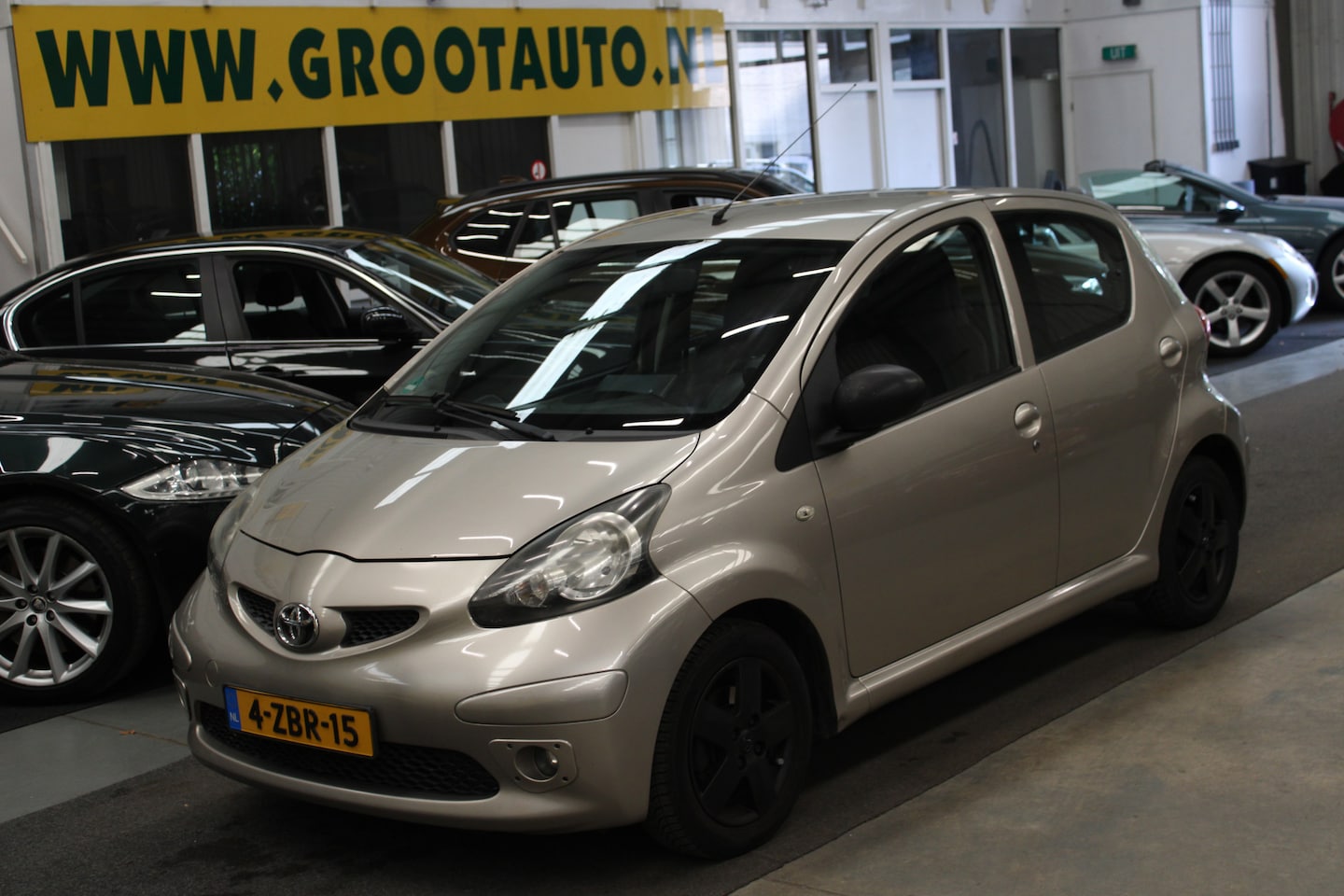 Toyota Aygo - 1.0-12V Comfort Automaat Airco, Isofix, Navi, Stoelverwarming - AutoWereld.nl