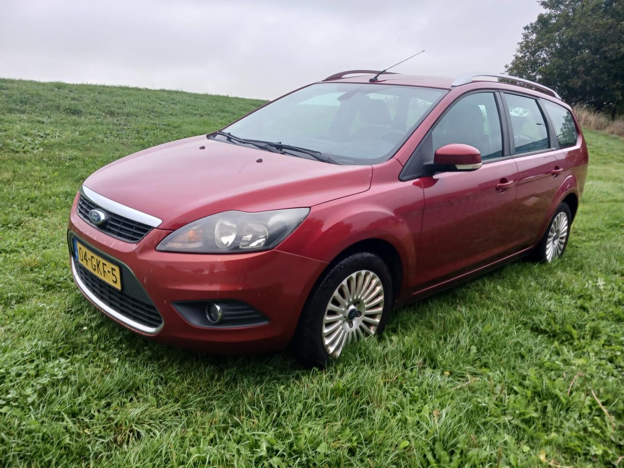 Ford Focus Wagon - 2.0i Titanium Cruise Climate LM Velgen Trekhaak PDC APK 29-04-'25 - AutoWereld.nl