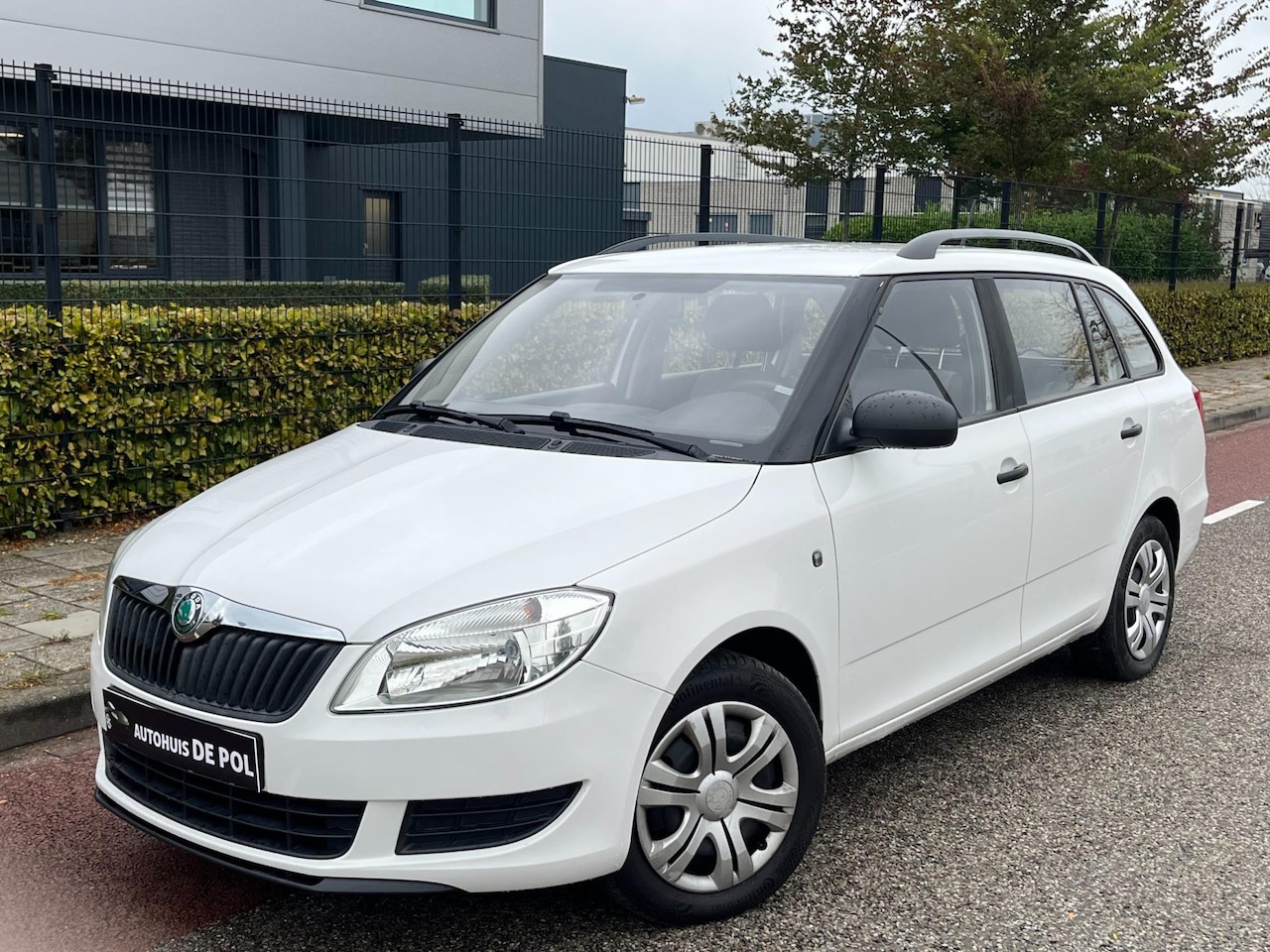 Skoda Fabia Combi - 1.2 TSI Ambition Airco Trekhaak 7-persoons - AutoWereld.nl