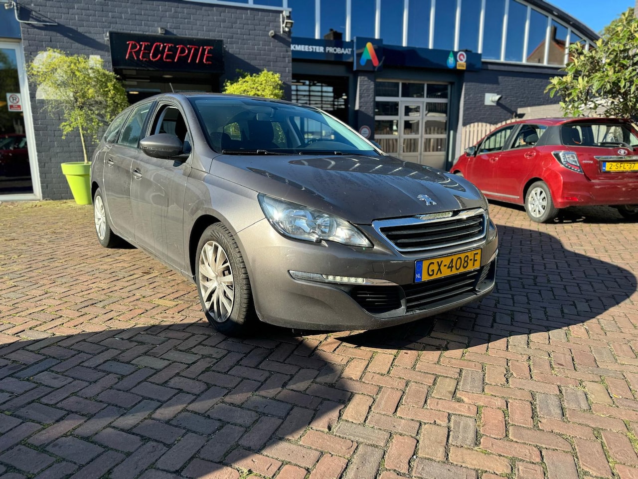 Peugeot 308 SW - 1.2 PureTech Blue Lease verbruikt olie - AutoWereld.nl