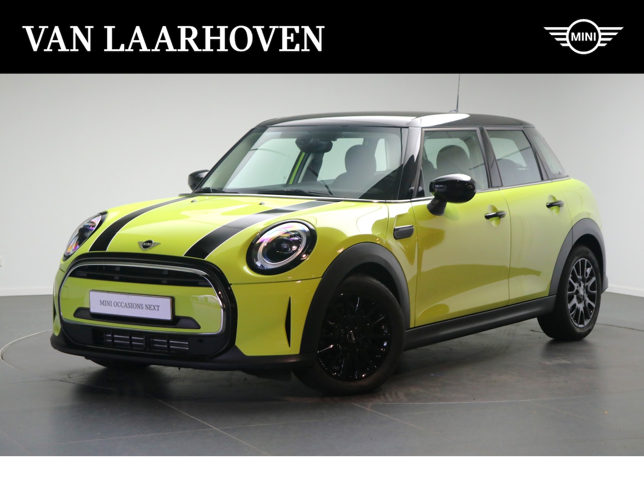 MINI Cooper - Hatchback Classic Automaat / Sportstoelen / Cruise Control / LED / PDC achter / Navigatie - AutoWereld.nl