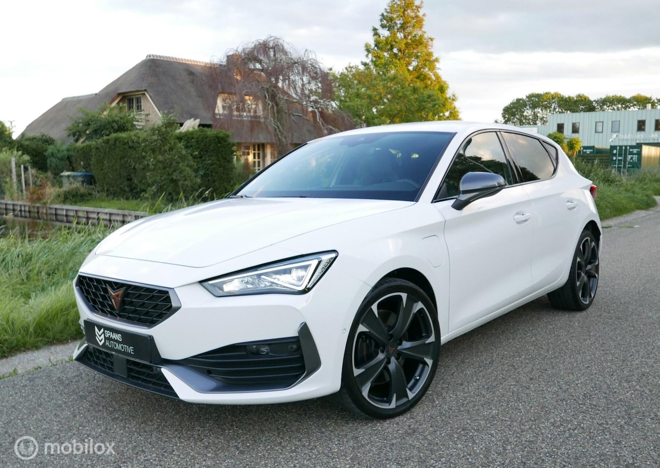 CUPRA Leon - 1.4 e-Hybrid DSG Copper Ed. / Navi / Cam / Sfeer - AutoWereld.nl