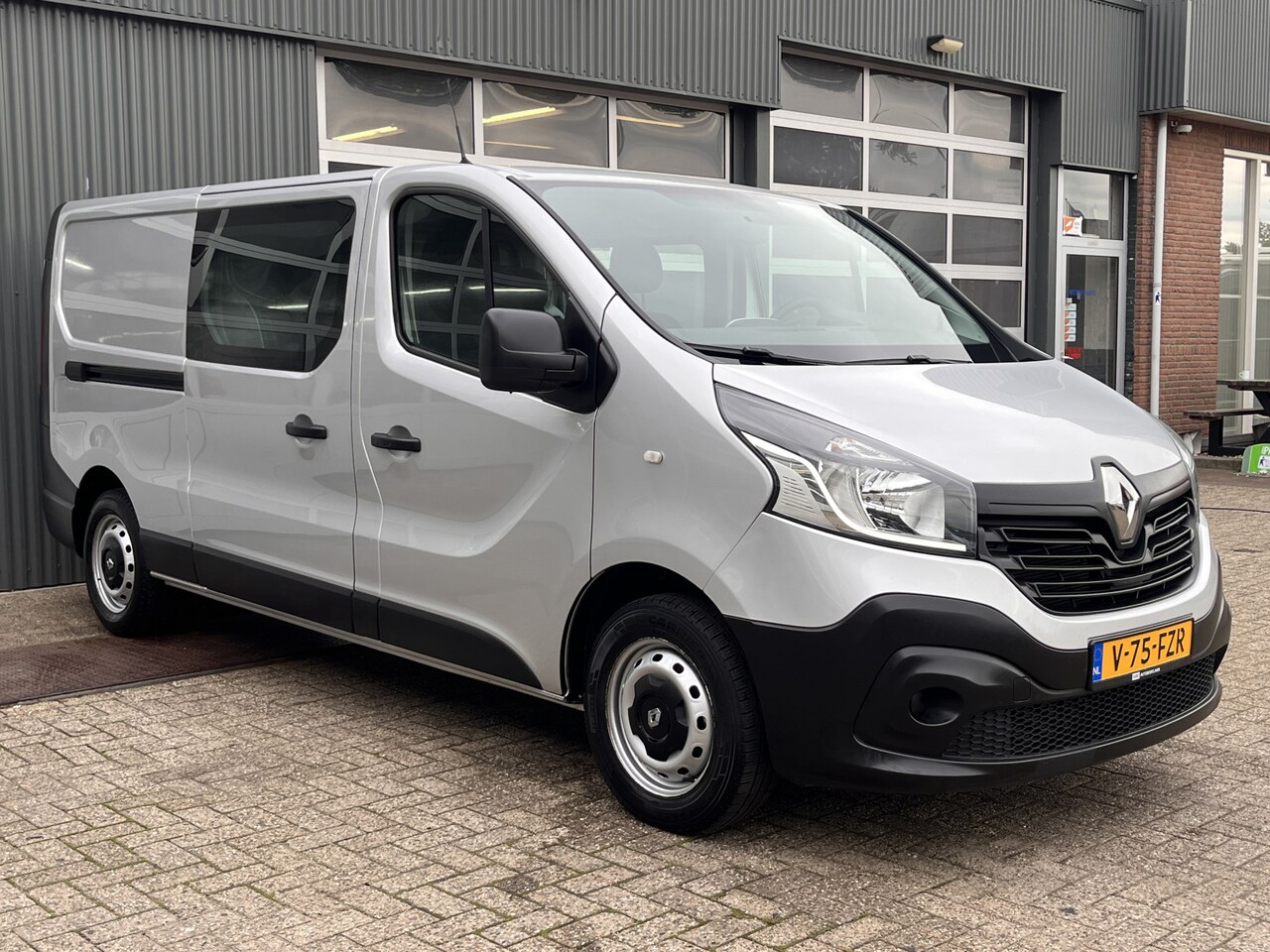 Renault Trafic - 1.6 dCi L2H1 DC Marge Btw /Bpm vrij Airco Cruise controle Navigatie Dubbele cabine 1e eige - AutoWereld.nl