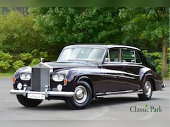 Rolls-Royce Phantom - V James Young