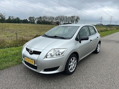 Toyota Auris - 1.6-16V Terra AIRCO / TREKHAAK / NAP !