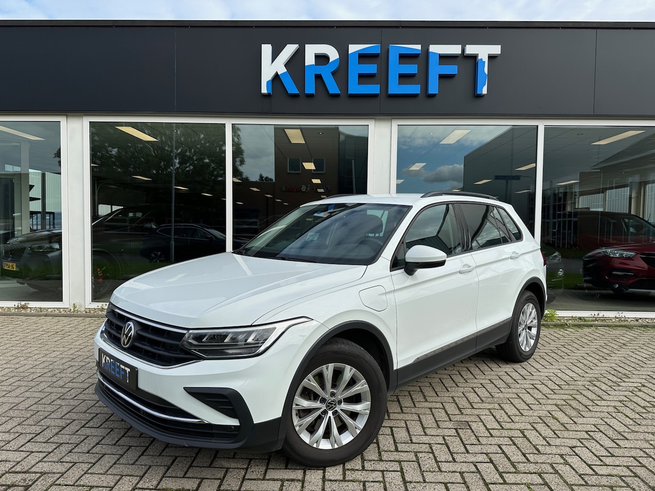 Volkswagen Tiguan - 1.4 TSI eHybrid 245PK | Elektr trekhaak - AutoWereld.nl