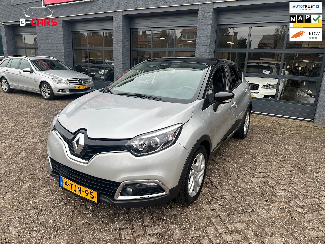 Renault Captur - 1.2 TCe Dyna NAVI|AUTOM|PDC|CAMERA|TREKHAAK|NAP|TOPST!! - AutoWereld.nl