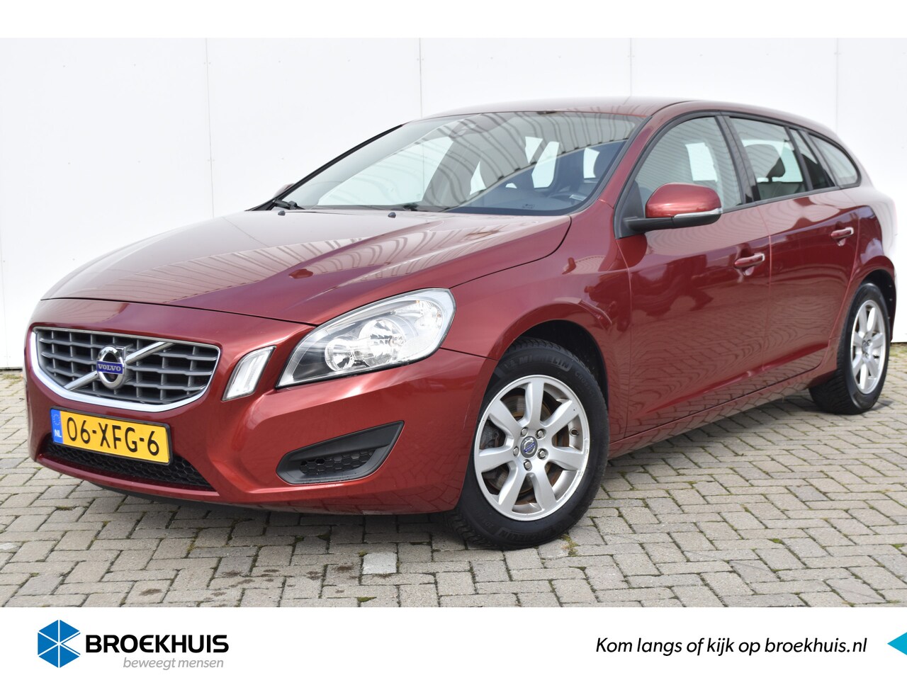 Volvo V60 - T3 Kinetic #FlamencoRed #Leder #DealerOnderhouden! - AutoWereld.nl