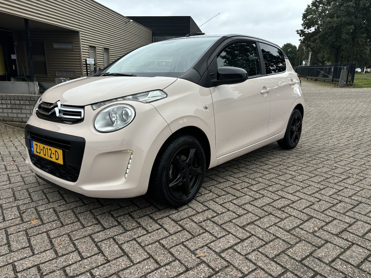 Citroën C1 - 1.0 VTi Feel 5 deurs 73 pk [ airco,audio,cruise,lmv,two tone lack ] - AutoWereld.nl