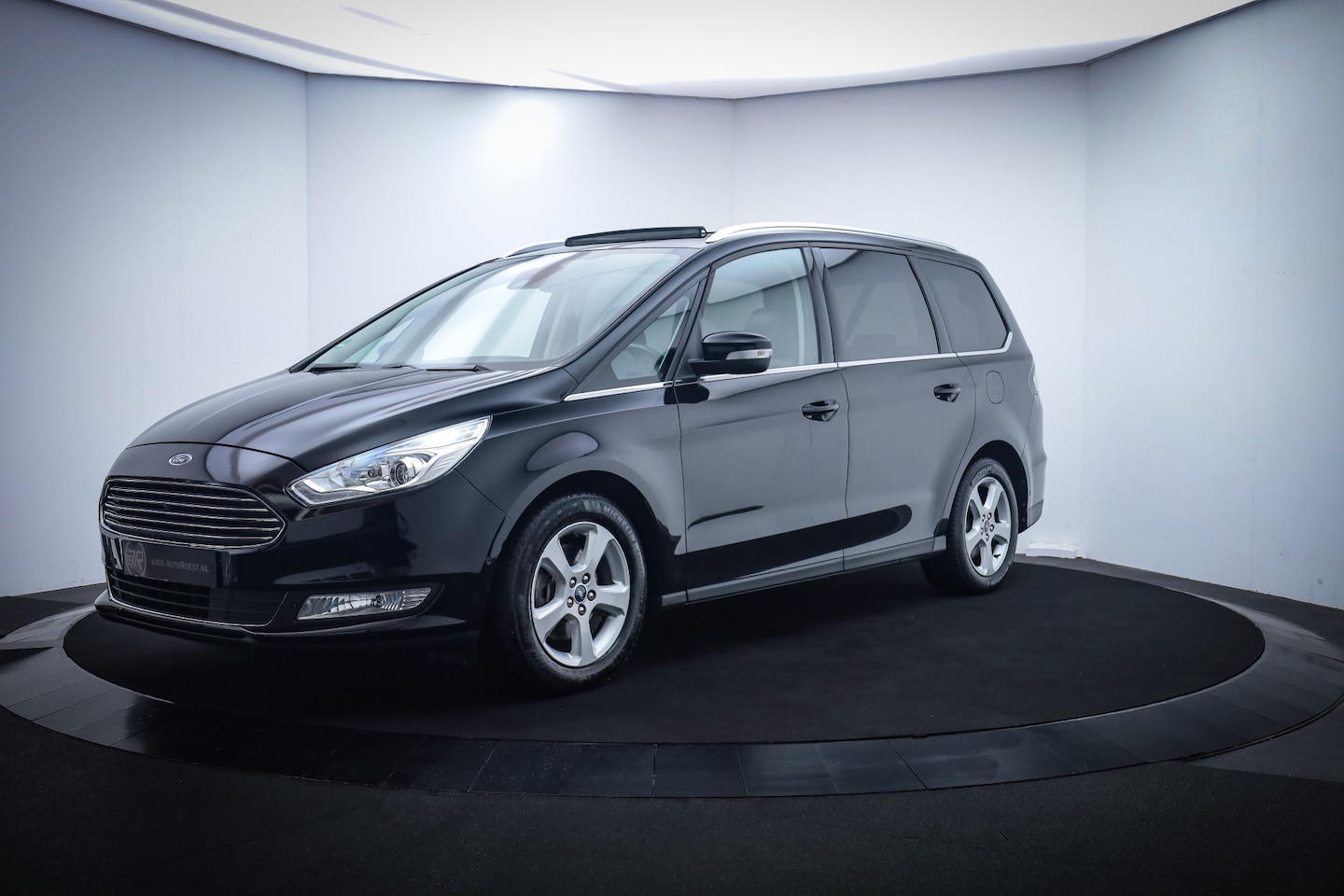 Ford Galaxy - 2.0SCTi 240Pk Aut. TITANIUM PANO/MEMORY/LEDER/NAVI/CARPLAY/CAMERA/STUUR+STOELVERW./BLINDSP - AutoWereld.nl