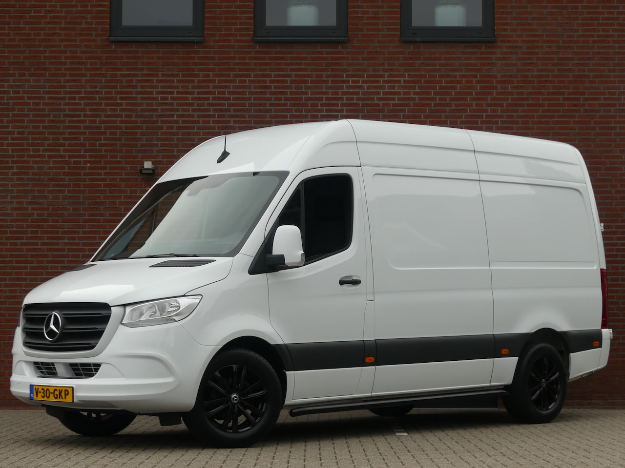 Mercedes-Benz Sprinter - 317 CDI L2H2 Airco/Camera/Navigatie - AutoWereld.nl