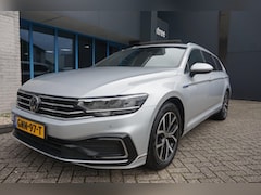 Volkswagen Passat Variant - 1.4 TSI PHEV GTE Business / automaat / panoramadak / trekhaak /app / virtual cockpit