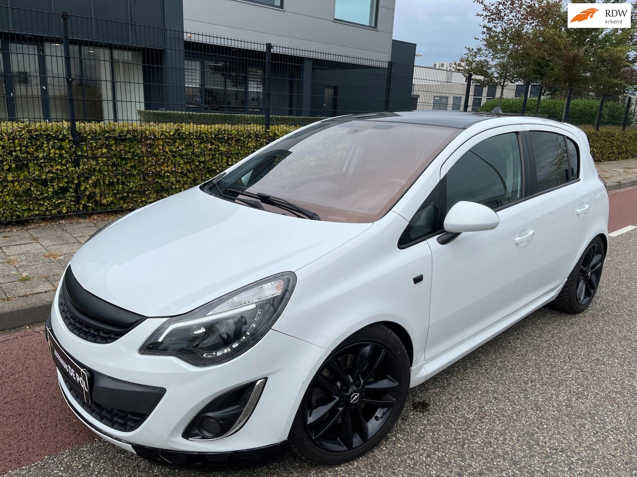 Opel Corsa - 1.6-16V T Color Edition OPC Navi Cruise/Control Stoel/vrw - AutoWereld.nl