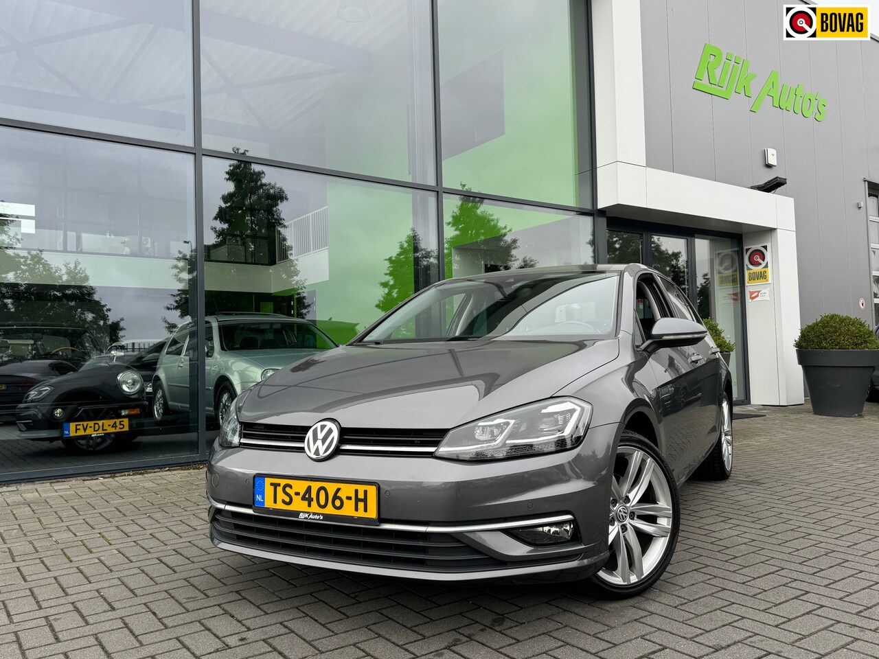 Volkswagen Golf - 1.4 TSI Highline Business R * Virtual Cockpit * Massage - AutoWereld.nl