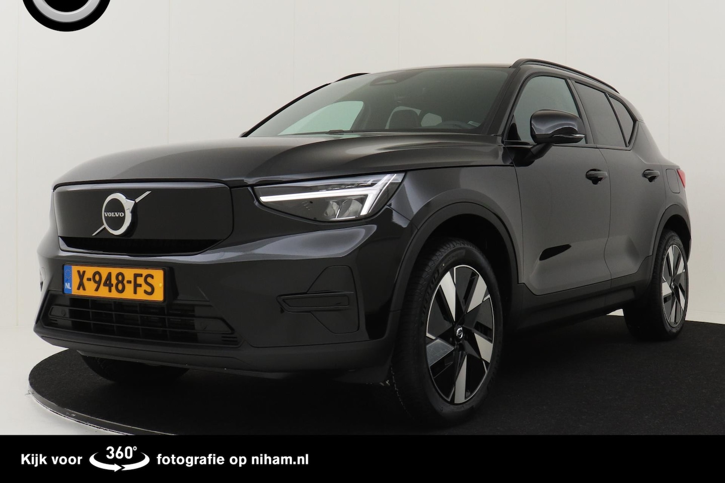 Volvo XC40 - Single Motor Extended Range Plus 82 kWh Climate Line, Extra getint glas & 19" 5-Spaaks Bla - AutoWereld.nl