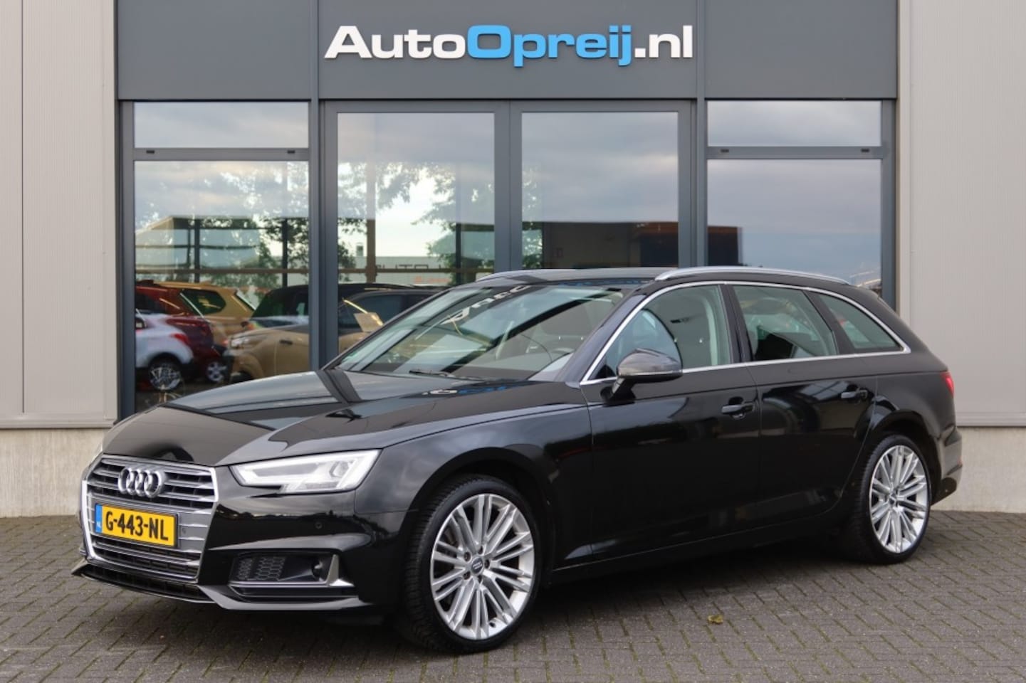 Audi A4 - 40 TFSI Design ProLine+ 190pk AUTOMAAT NAVI, afnb. Trekhaak, 19L - AutoWereld.nl