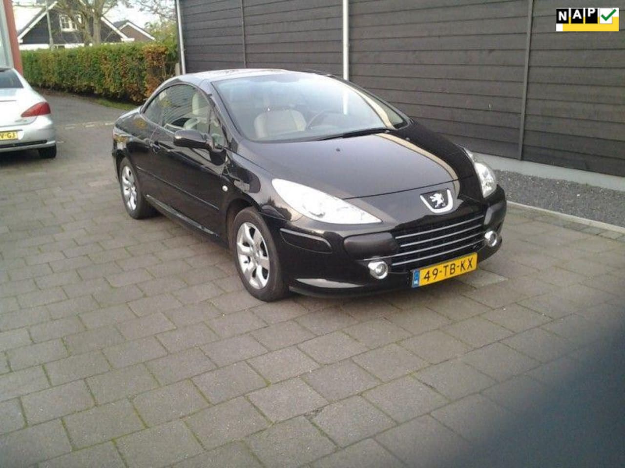 Peugeot 307 CC - 2.0 HDiF ecc leerblkle lmv. - AutoWereld.nl