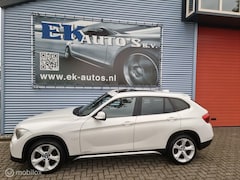 BMW X1 - sDrive20i 184pk Aut-8. Parelmoer wit, 1e eigenaar